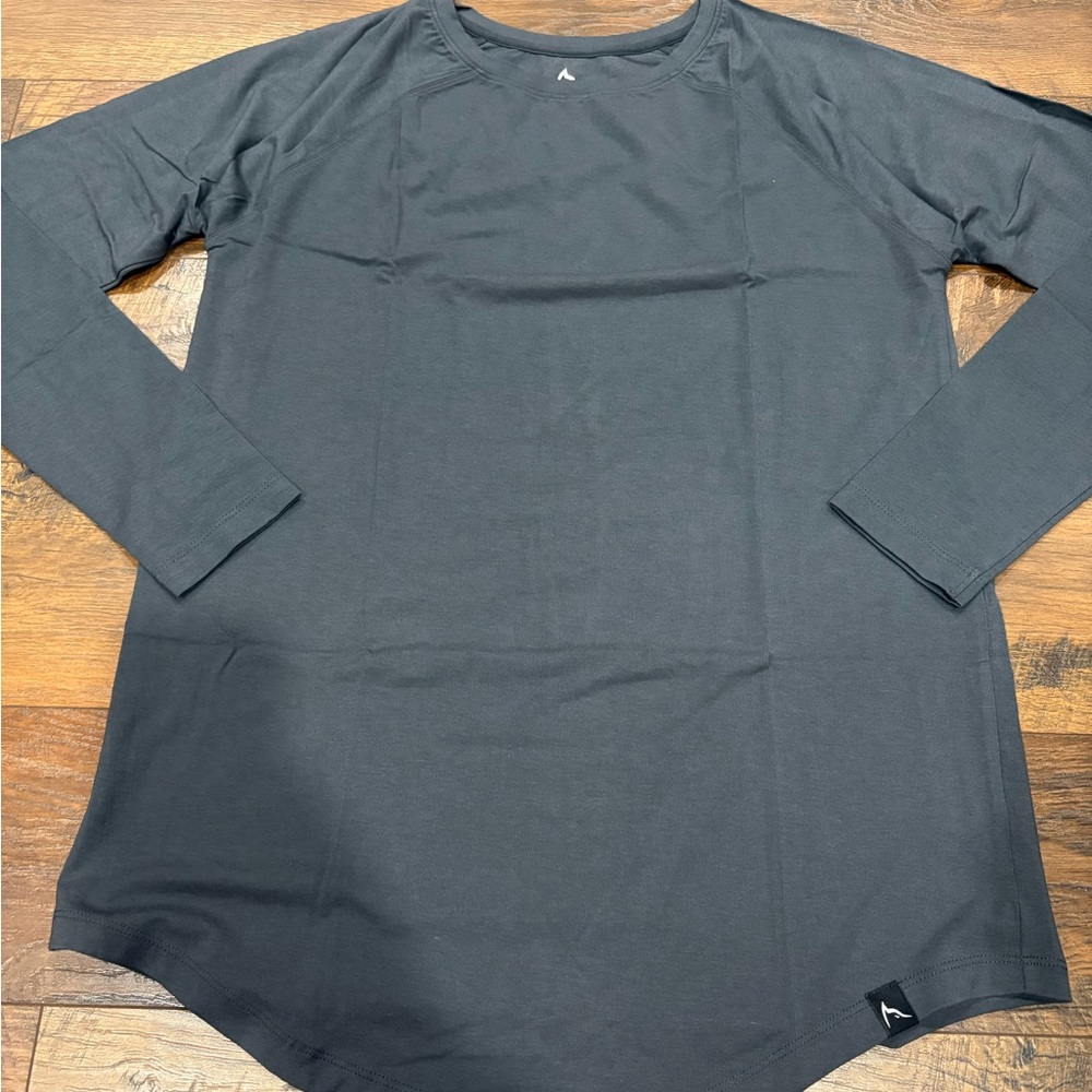 Rokwolf women’s gray lounge Long Sleeve Shirt large nwt